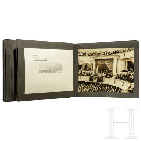 Geschenk-Fotoalbum der Partei 1937 mit 56 großformatigen Fotos und Textblättern - Foto 1