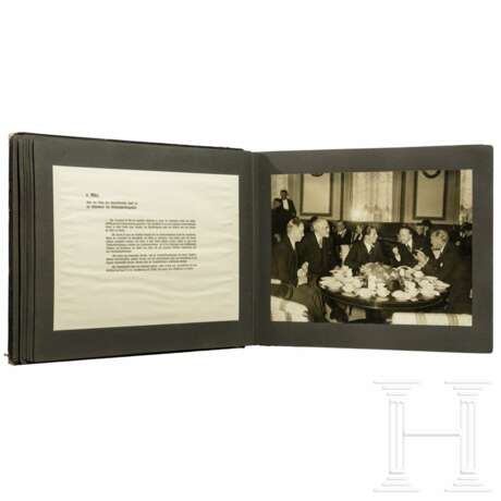 Geschenk-Fotoalbum der Partei 1937 mit 56 großformatigen Fotos und Textblättern - Foto 5