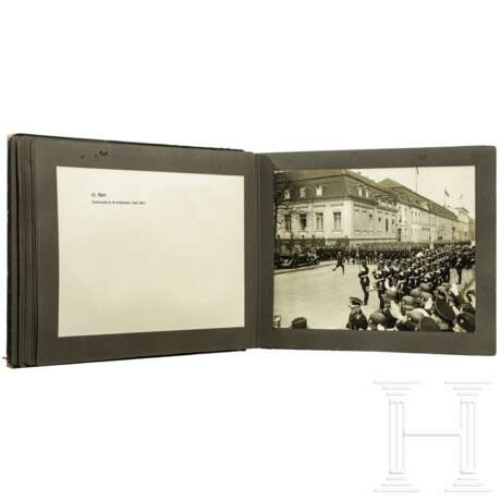 Geschenk-Fotoalbum der Partei 1937 mit 56 großformatigen Fotos und Textblättern - Foto 7