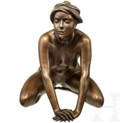 Arno Breker (1900 - 1991) - "Mädchen mit Tuch", Bronze mit brauner Patina