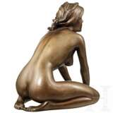 Arno Breker (1900 - 1991) - "Mädchen mit Tuch", Bronze mit brauner Patina - Foto 4