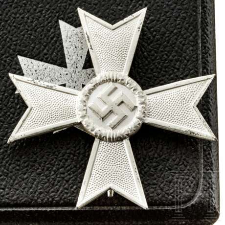 Kriegsverdienstkreuz 1. Klasse im Verleihungsetui - photo 3