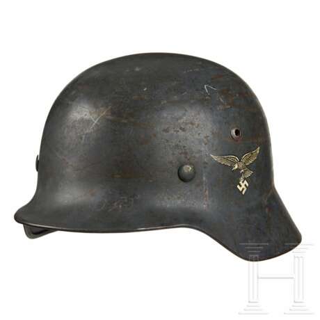 Stahlhelm M 35 der Luftwaffe mit beiden Abzeichen - фото 1