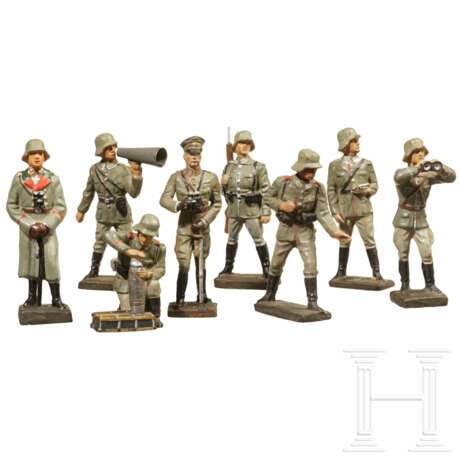 Leichte Lineol-Feldhaubitze 812 sowie acht Geschützbedienungen mit Offizieren - photo 2