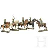 Fünf Lineol-Offiziere und Musiker zu Pferd mit Kesselpauker - фото 1