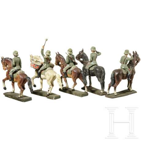 Fünf Lineol-Offiziere und Musiker zu Pferd mit Kesselpauker - photo 2