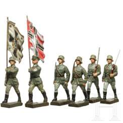 Lineol-Stahlhelmbund-Fahnenträger und fünf Marschierer des Heeres mit Fahnenträger