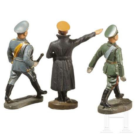 Drei Elastolin-Persönlichkeitsfiguren - Benito Mussolini, Hermann Göring und Adolf Hitler, jeweils mit Porzellankopf - Foto 2