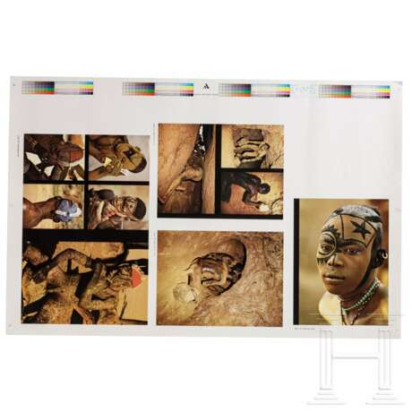 Leni Riefenstahl - Layout-Probeseiten auf Folien zu "Mein Afrika", großes Foto "Die Nuba von Kau", 23 Foto-Farbmuster, zwei Farbmusterdrucke mit den Nuba und ein Buch mit Widmung - фото 8