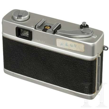 Leni Riefenstahl - Konica-C35-Kamera, Ledertasche und Arri-Filmstudio-Holzbox für Kamera-Equipment - photo 4