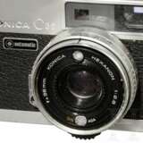Leni Riefenstahl - Konica-C35-Kamera, Ledertasche und Arri-Filmstudio-Holzbox für Kamera-Equipment - Foto 6