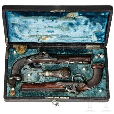 Ein Paar Perkussionspistolen im Kasten, H. J. Bury, Lüttich, um 1800 - фото 1
