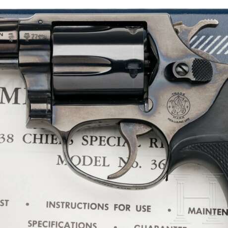 Smith & Wesson Mod. 36, "The .38 Chief's Special", im Karton - Foto 3
