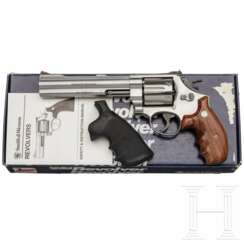 Smith & Wesson Mod. 629-4, "The Classic DX Stainless", im Karton