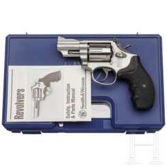 Smith & Wesson Mod. 66-4, "The .357 Combat Magnum Stainless", im Koffer