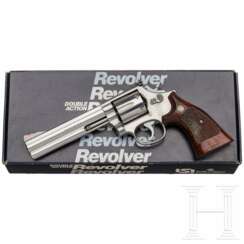 Smith & Wesson Mod. 686-2, "The .357 Distinguished Combat Magnum Stainless", im Karton