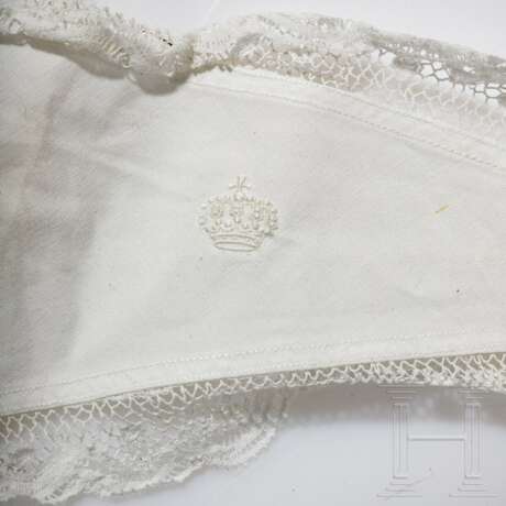 Kaiserin Elisabeth von Österreich – drei Teile Leibwäsche aus der Sommergarderobe, um 1870/80 - Foto 4