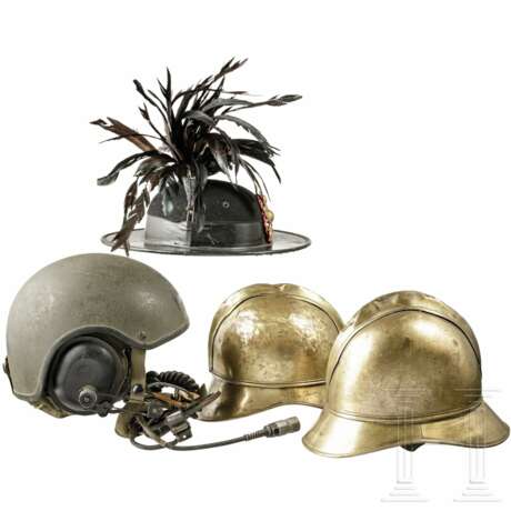 Ein Bersaglieri-Hut und drei Helme, 19./20. Jhdt. - Foto 2