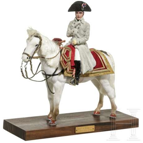 Kaiser Napoleon I. ab 1804 im Feld auf Pferd - Uniformfigur von Marcel Riffet, 20. Jhdt. - Foto 2