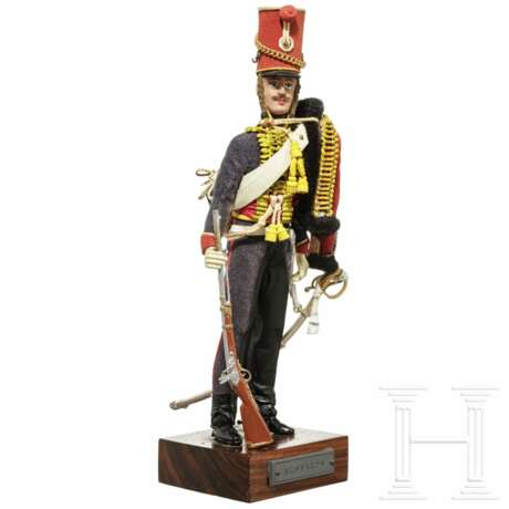 Husar um 1815 - Uniformfigur von Marcel Riffet, 20. Jhdt. - photo 2