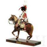 Offizier der Chasseurs à cheval de la Garde um 1810 auf Pferd - Uniformfigur von Marcel Riffet, 20. Jhdt. - фото 4