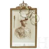 Prinz Alfons von Bayern (1862 - 1933) - Portraitfoto, Brille und Anstecknadel - photo 1