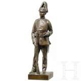 Albert Moritz Wolff (1854 - 1923) - Bronzeskulptur eines Garde-Infanteristen, datiert 1893 - Foto 1