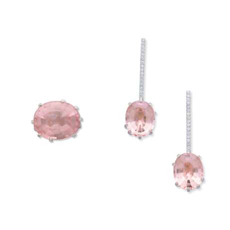 CHAUMET MORGANITE AND DIAMOND EARRING AND RING 'ATTRAPE-MOI' SET - photo 1
