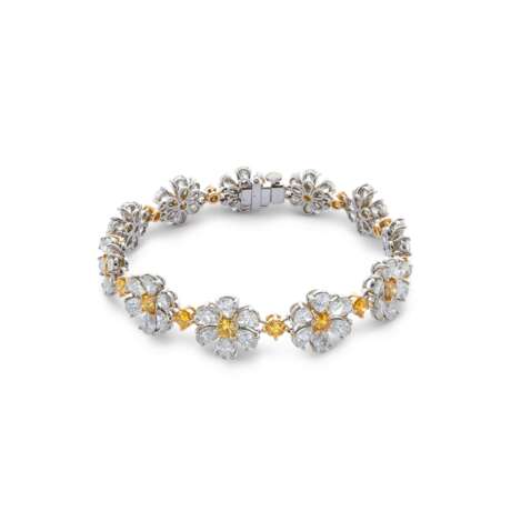 COLOURED DIAMOND AND DIAMOND BRACELET - фото 3