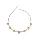 COLOURED DIAMOND AND DIAMOND NECKLACE AND EARRING SET - фото 3