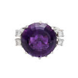 Ring mit 1 Amethyst und 4 Brillanten, zusammen ca. 0,4 ct, - photo 1