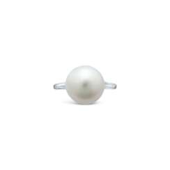 NATURAL PEARL AND DIAMOND RING