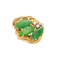 Ring mit 3 Jade-Navettecabochons