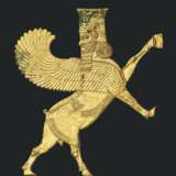 AN ACHAEMENID GOLD APPLIQUE OF A LAMASSU - Foto 1