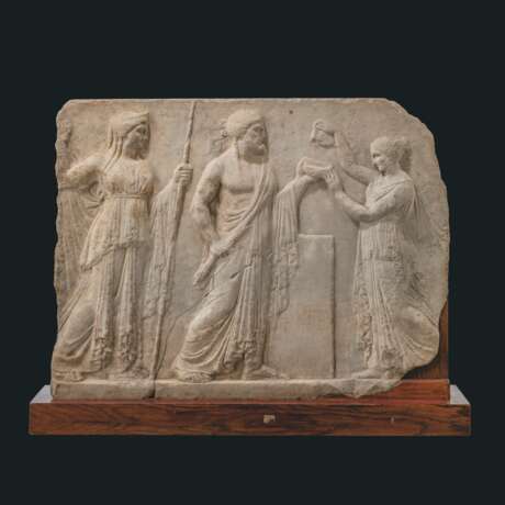 A ROMAN MARBLE ARCHAISTIC RELIEF PANEL - фото 1
