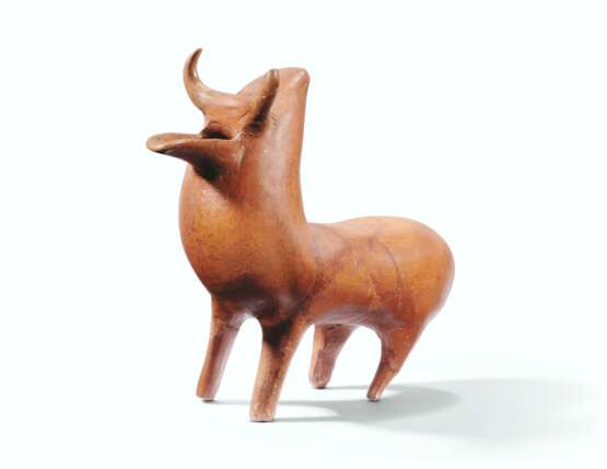 AN AMLASH POTTERY BULL RHYTON - Foto 1