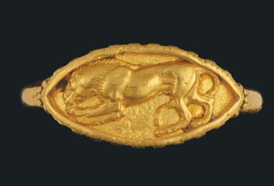 A GREEK GOLD RING WITH LION - photo 1