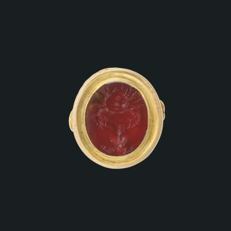 A ROMAN CARNELIAN INTAGLIO WITH CRAB AND FROG - photo 1