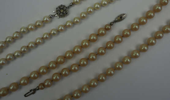 Zwei Perlenketten. - photo 1