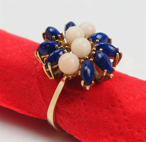 Ring mit Lapislazuli und Perlen GOLD. - фото 1