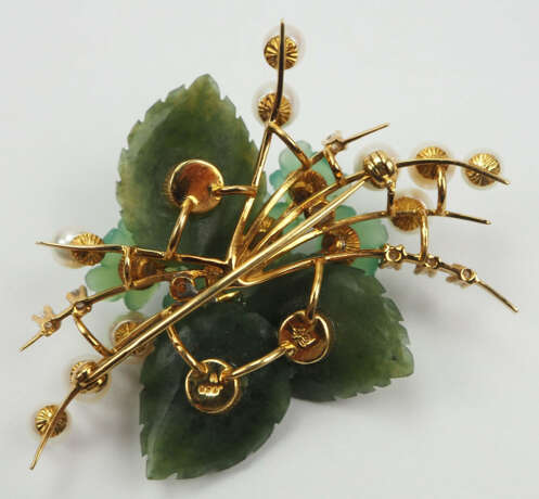 Brosche mit floralen Ornamenten und Diamanten GOLD. - photo 2