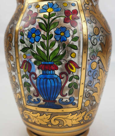Vase mit Emaillemalerei. - фото 2