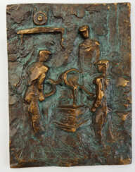 Strassacker Bronzen: Relief mit arbeitenden Männern.
