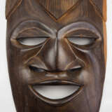 Holzmaske im afrikanischen Stil. - Foto 2