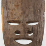 Holzmaske im afrikanischen Stil. - фото 3