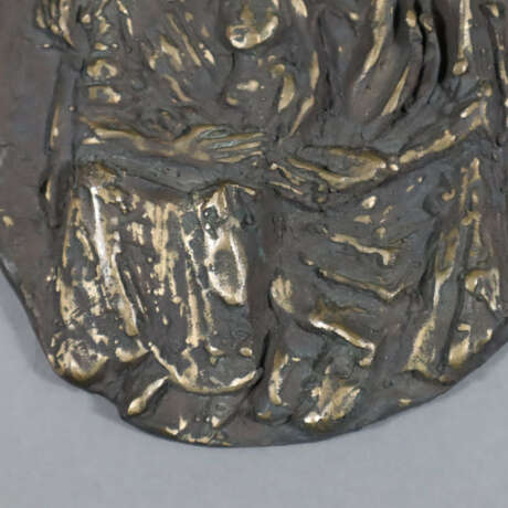Ovales Bronzerelief - фото 3