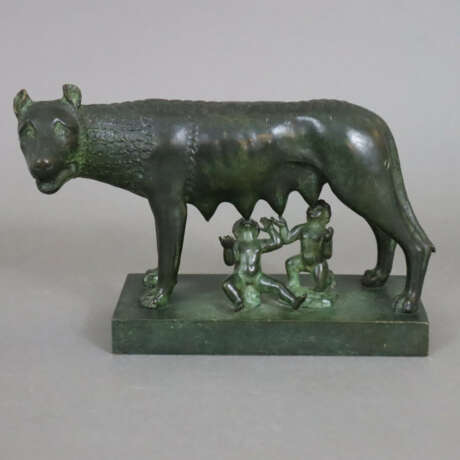 Figurengruppe "Kapitolinische Wölfin mit Romulus und Remus" - photo 1