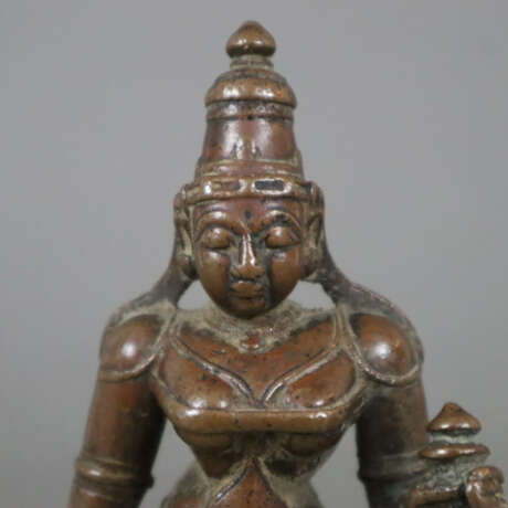 Figur der stehenden Lakshmi - фото 2
