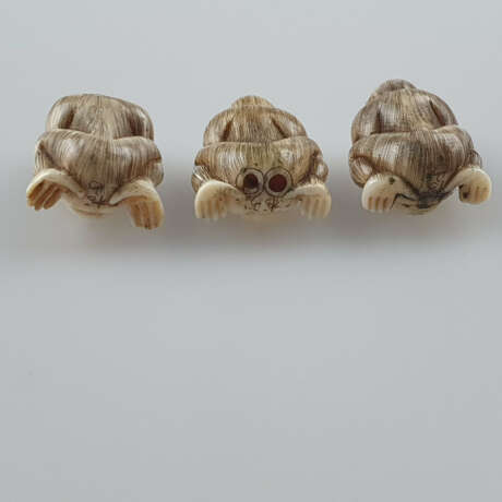 Drei Netsuke „sanbiki no saru“ - photo 5