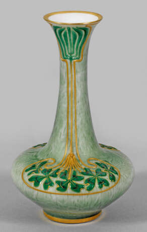 Jugendstil-Vase mit Kleeblattdekor - Foto 1